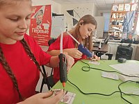 Первые открыли творческую мастерскую ко Дню матери