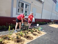 Продолжаются работы по благоустройству нового спортивного комплекса