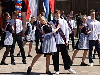 Для выпускников прозвенел последний школьный звонок