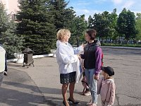 Общественники Светлого поздравили семьи мобилизованных и добровольцев с праздником