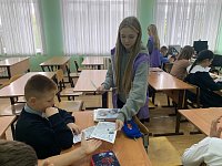 Волонтеры провели акцию "Засветись на дороге"