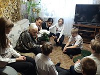 Школьники Светлого встретились с труженицей тыла Амалией Шейерман