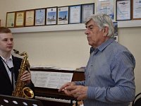 Педагоги Саратовского колледжа искусств провели мастер-классы для юных музыкантов и актеров Светлого