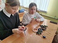 Светловская молодёжь приняла участие в серии мастер-классов по созданию "сладких" цветов 