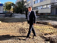 Во дворах на Ленинской продолжается ремонт