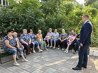 Глава городского округа Сергей Баталов встретился с жителями многоквартирных домов по улице Коваленко