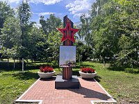 В Светлом по нацпроекту завершили благоустройство площадки возле памятной стелы