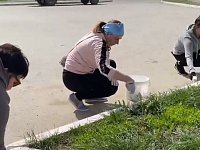 Весенние субботники в Светлом продолжаются