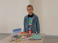 Светловцы собрали канцелярские принадлежностей для детей Донбасса к новому учебному году