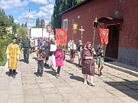 В храме Светлого прошел женский крестный ход