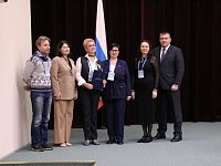 Вклад саратовских волонтеров отметили в областной Думе