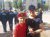 Активисты молодёжных организаций провели акцию "Российский триколор" 