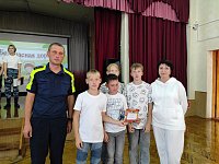 Светловские школьники вышли на "Безопасную дорогу" 