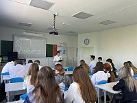 Светловские выпускники присоединились к акции «Читаем детям о Великой Отечественной войне - 2025»