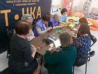 Светловцев пригласили на мастер-класс по изготовлению брошей ко Дню Победы