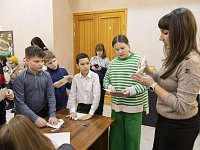 В ТЮЗе Киселева  написали письма  защитникам Отечества