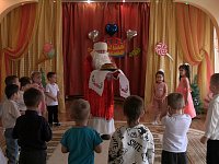 Видеорепортаж: Дед Мороз принимает поздравления и подарки