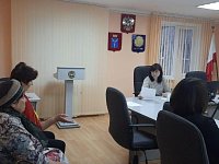 Жители Светлого обратились в администрацию с личными вопросами