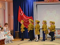 Дошколята подготовили литературно-музыкальную программу  «Поклонимся великим тем годам» 