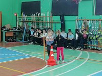 Первоклассницы показали свою смекалку и ловкость на «Веселых стартах»