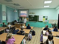 В школе прошли мероприятия ко Дню государственного герба России