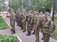 Курсанты военно-спортивного лагеря  возложили цветы к Стеле «Роща памяти»