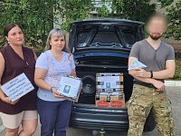 По просьбе бойцов светловцы отправили "за ленточку" партию медикаментов