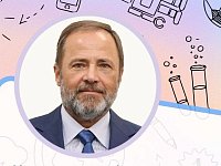 Полномочный представитель Президента РФ в ПФО Игорь Комаров поздравил саратовских школьников и студентов с Днём знаний