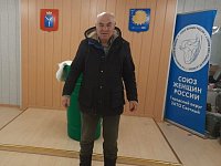 Светловцы продолжают приносить посылки для отправки "за ленточку"