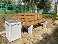 По обращениям жителей во дворах устанавливают лавочки