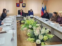 Состоялось заседание комиссии по делам несовершеннолетних и защите их прав
