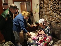 Труженица тыла принимала поздравления с 97-летием