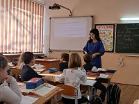 В Год педагога и наставника увеличат зарплату педагогам региона